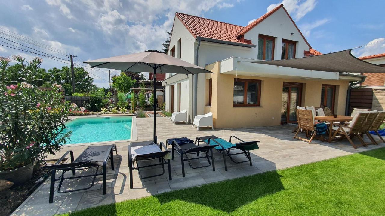 Velence Lakeside Pool House エクステリア 写真